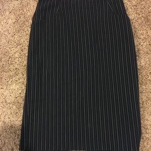 Bill Blass New York Navy/ White Pin Striped Skirt